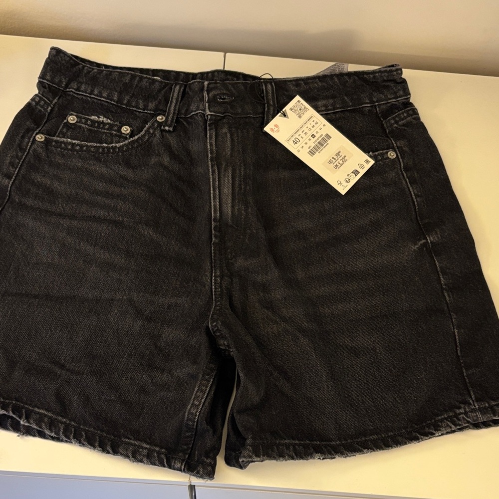 Zara Women's Black Denim Shorts